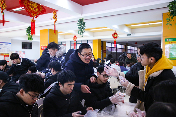 猜燈謎，鬧元宵—南京新華不一樣的元宵節(jié)