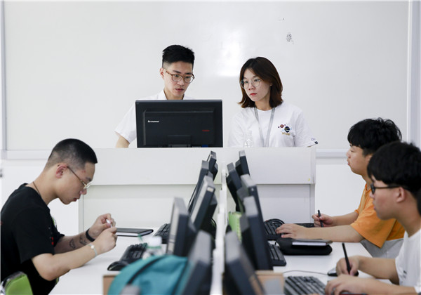 <a href=http://njxh.cn target=_blank class=infotextkey>高中</a>畢業(yè)考不上大學(xué) 學(xué)IT是好出路嗎？