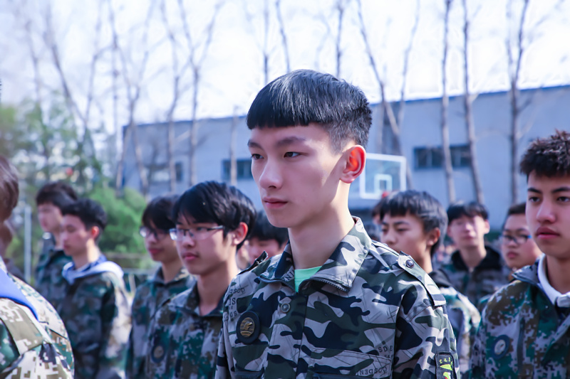 退伍軍人轉(zhuǎn)業(yè)選擇新華，開啟高薪白領(lǐng)的成長之路