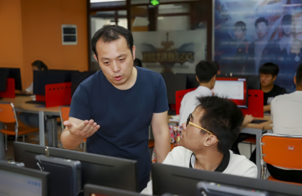 如何看待電商<a href=http://njxh.cn target=_blank class=infotextkey>專(zhuān)業(yè)</a>的發(fā)展前景？