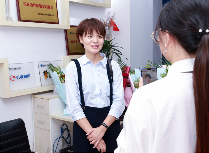 “有夢想就要為之努力，讓夢想綻放在行動力中”