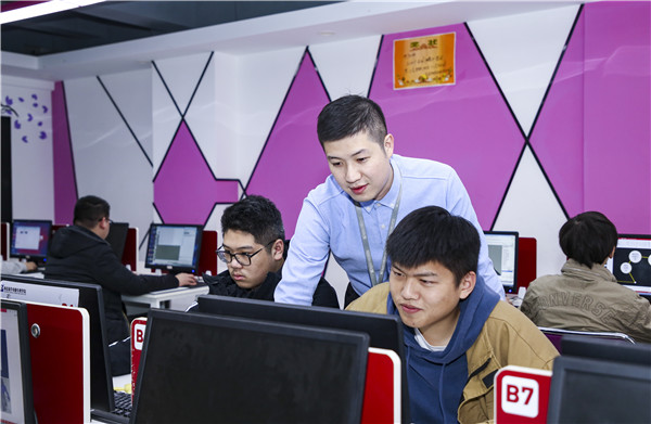 初中畢業(yè)學影視動畫好學么，好就業(yè)么？