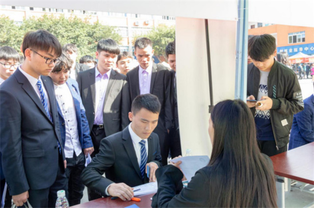 職業(yè)教育托舉新希望，如何選擇一所好學(xué)校？