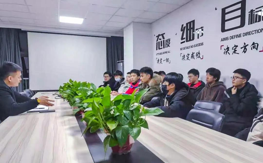 南京新華：試學營開班啦！一周試學助你榮耀起航！