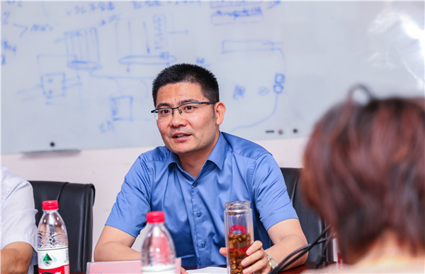 實(shí)習(xí)正當(dāng)時，慰問暖人心