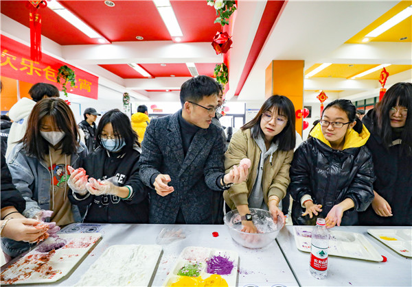 包湯圓，制花燈|熱熱鬧鬧過(guò)元宵