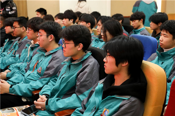 家校同心，共育英才| 南京新華3ds max階段課程結(jié)課答辯分享會暨家長見證會