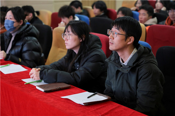 南京新華電腦專修學校舉辦《平面設(shè)計》課程結(jié)課答辯
