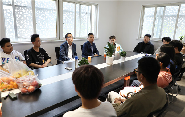 暖心回訪見(jiàn)證成長(zhǎng)，愛(ài)與責(zé)任一路相隨