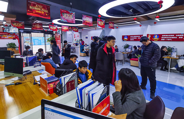 為什么總勸你來(lái)校實(shí)地考察？好學(xué)校不怕比較！