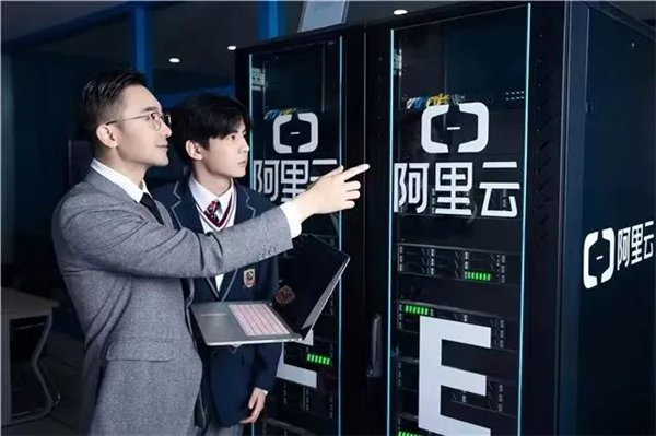 技能之光 點亮職業(yè)夢想！新華互聯(lián)網(wǎng)科技邀您共同參與新華杯全國職業(yè)技能大賽！